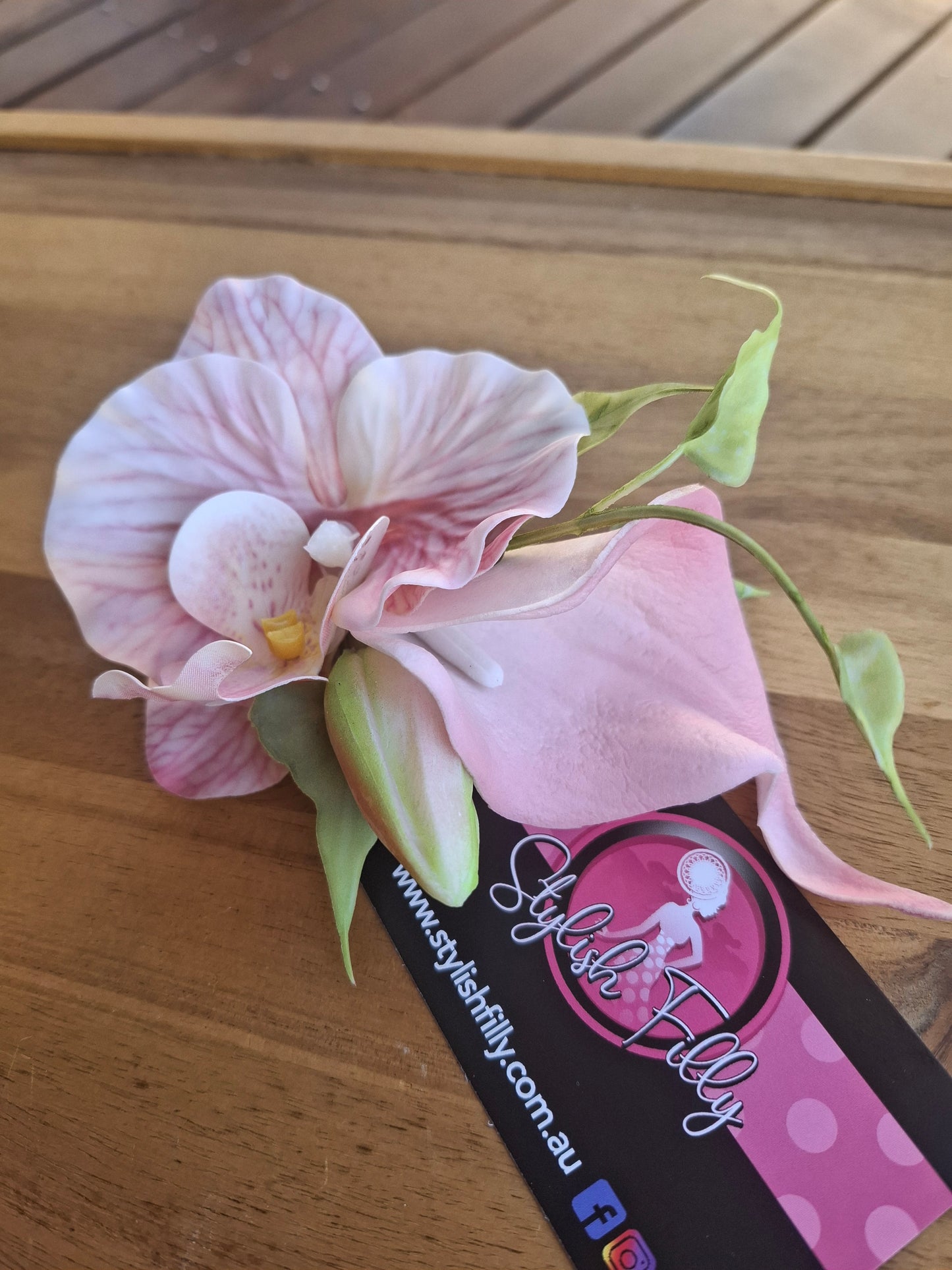 BOUTONNIERE- Pink