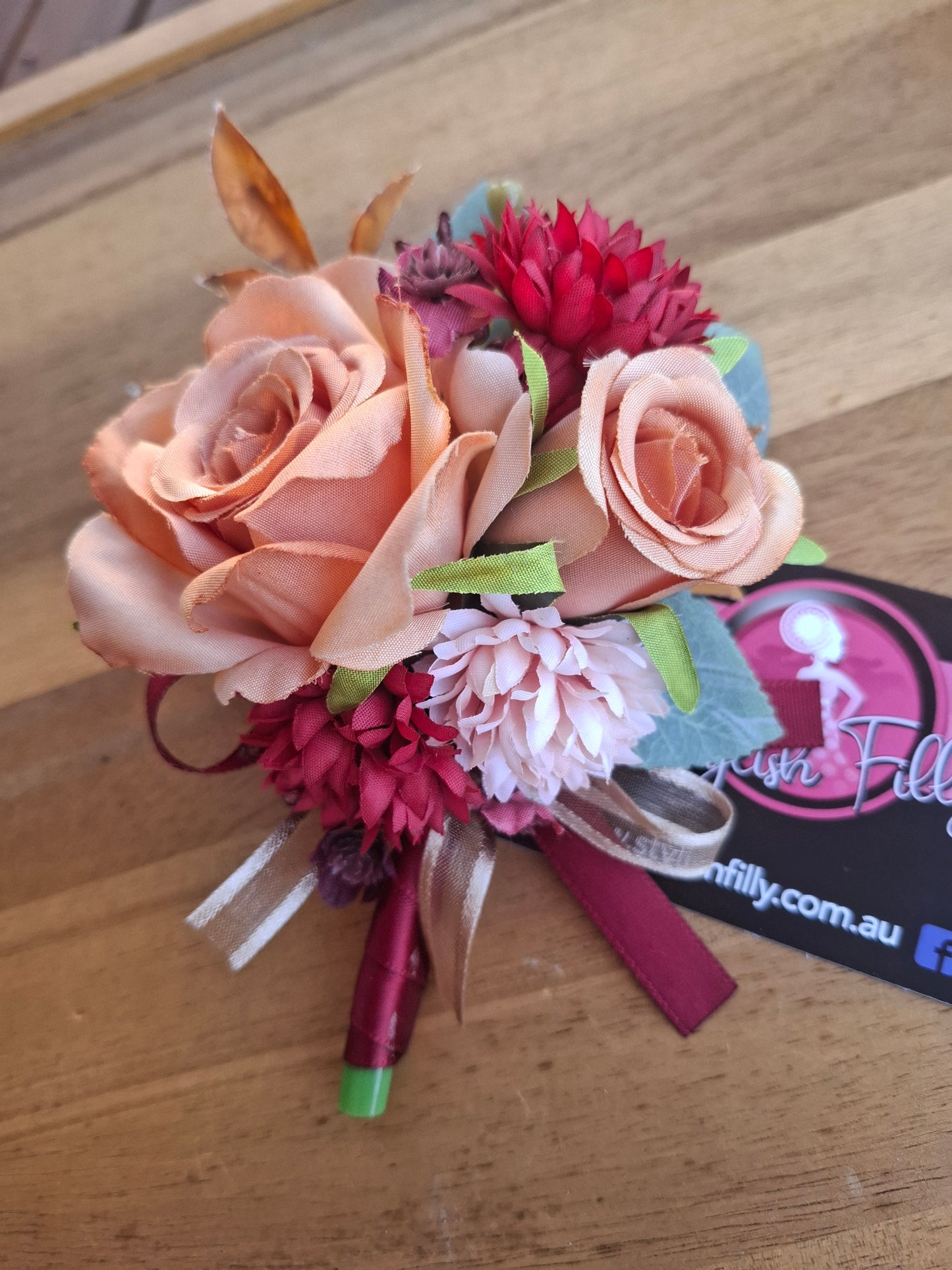BOUTONNIERE - Apricot/Maroon