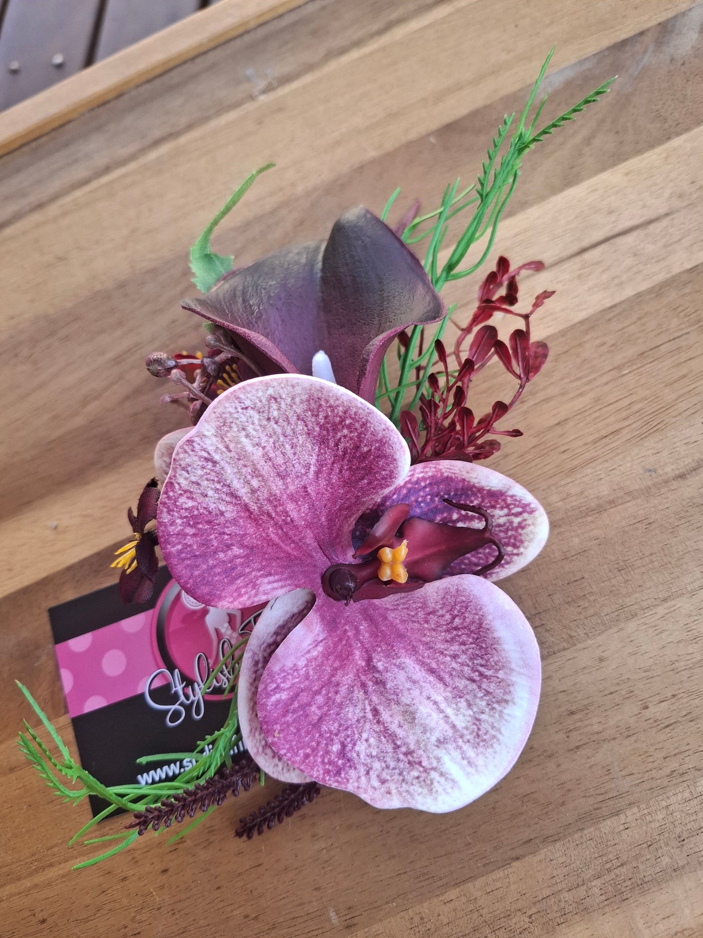 BOUTONNIERE - Burgundy