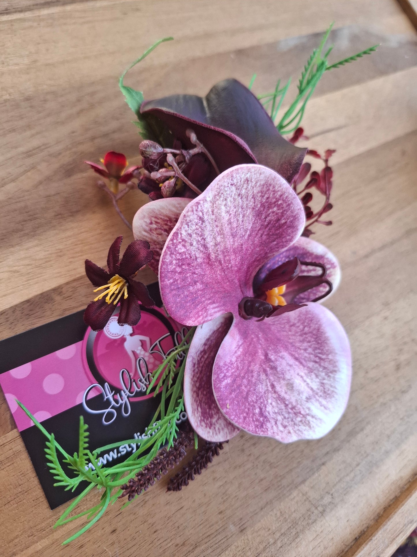 BOUTONNIERE - Burgundy