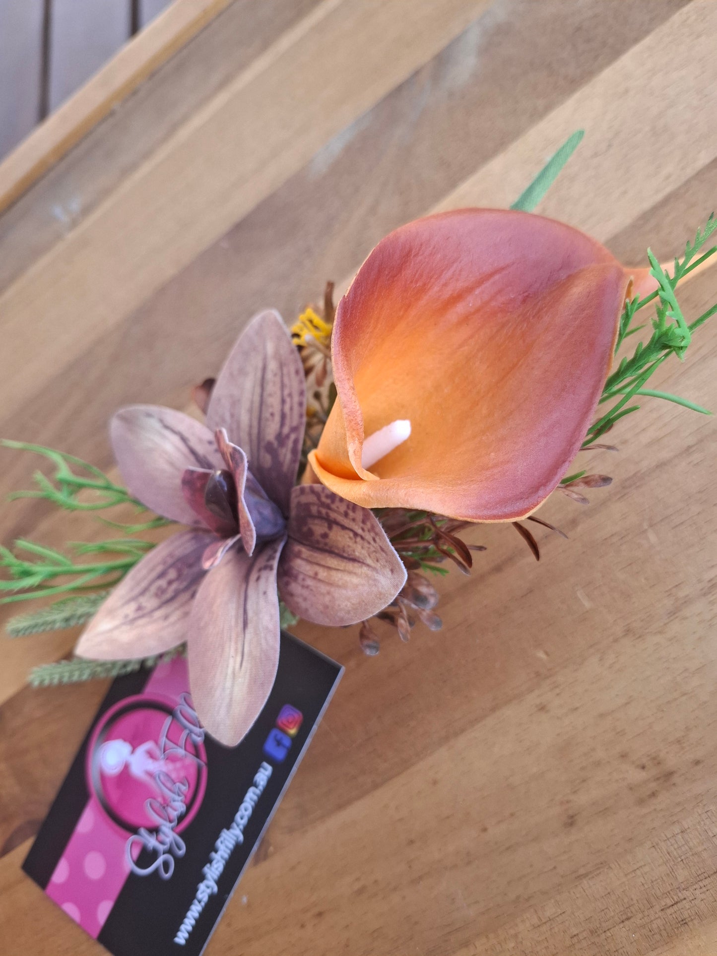 BOUTONNIERE- Orange/Browns