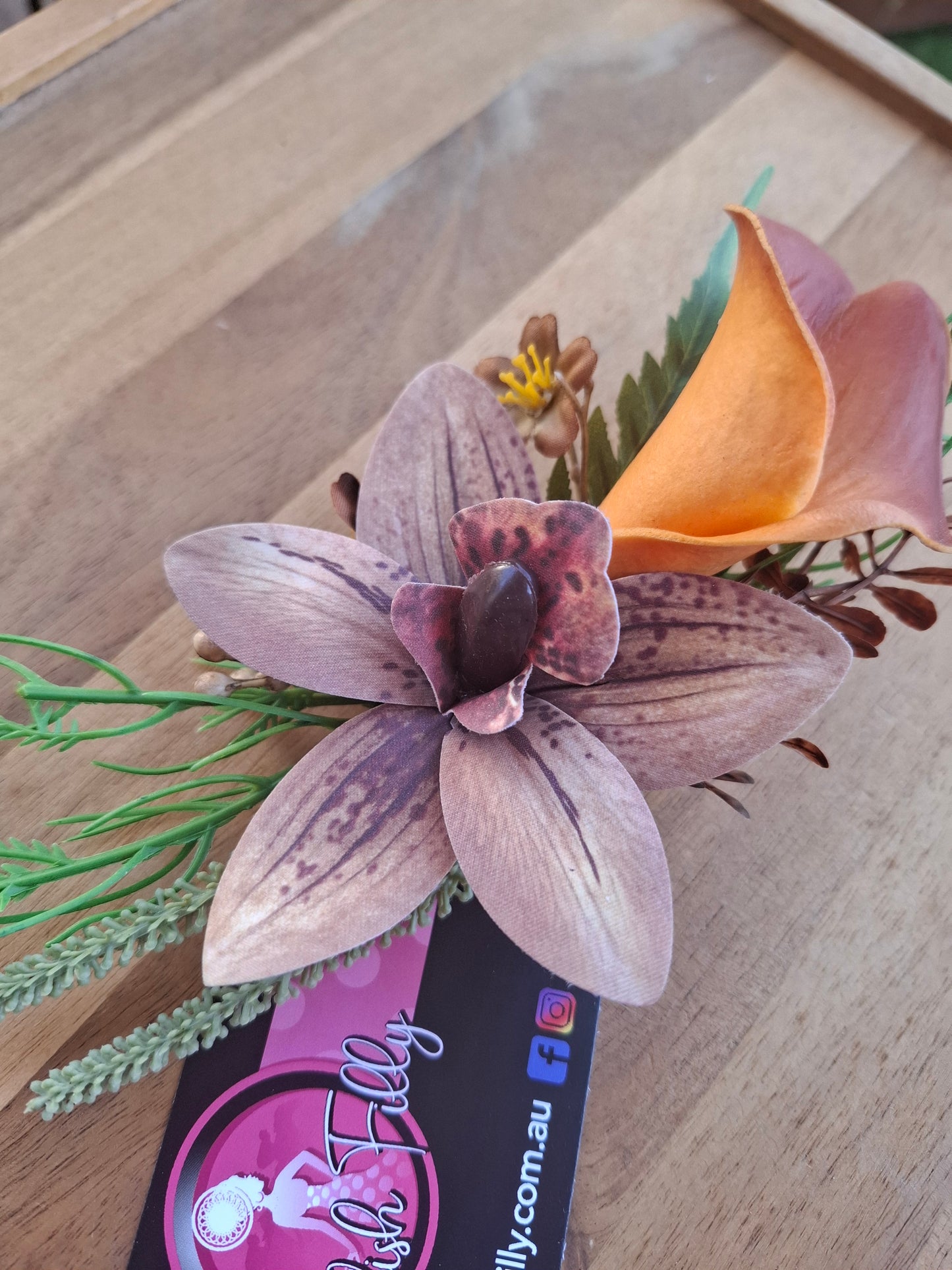 BOUTONNIERE- Orange/Browns